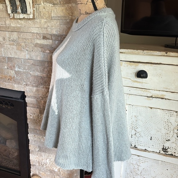 Wooden Ships chunky slouchy crew neck drop shoulder gray sweater with white star - Picture 7 of 16